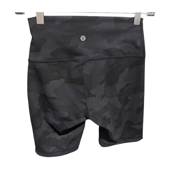 LULULEMON ATHLETICA Wunder Train Hi-Rise Short 8' Size 6 - Picture 4 of 4